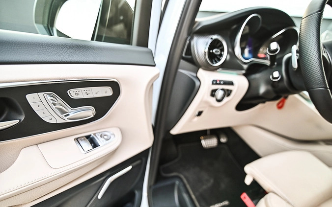Mercedes-Benz Klasa V cena 626688 przebieg: 19000, rok produkcji 2023 z Luboń małe 781